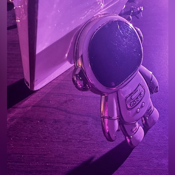 iPhone 14 Pro Max - Picture 2 of 2